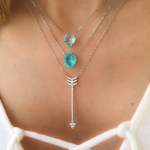 Colar prata com pedra