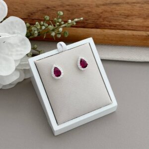 Brinco gota vermelho