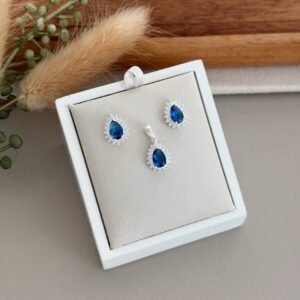 Conjunto cravejado